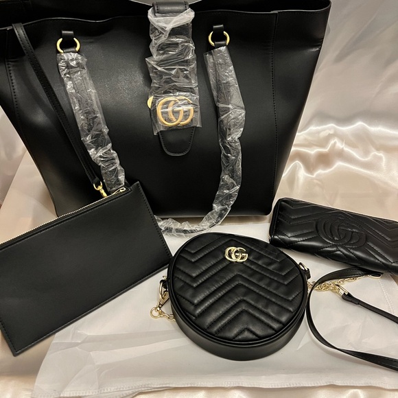 GG Collection Handbags - GG Collection Black and Gold Tote Set